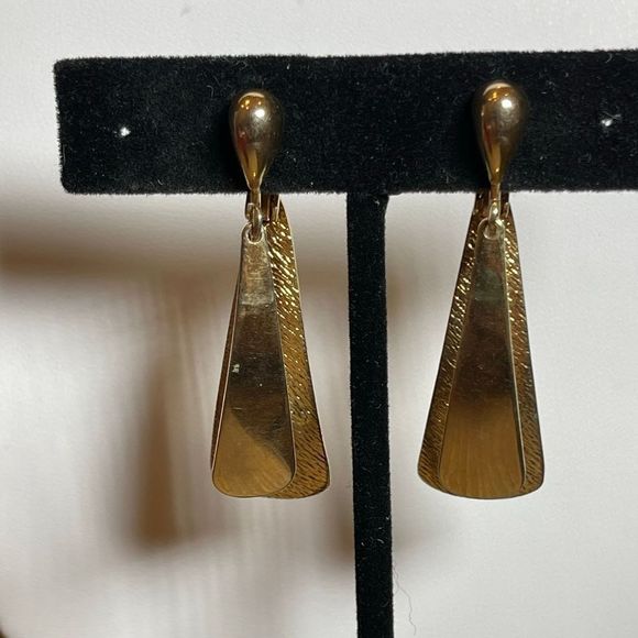 Vintage Emmons Double dangle gold tone clip on earrings - Picture 1 of 6